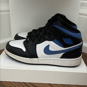 Air Jordan 1 Mid GS